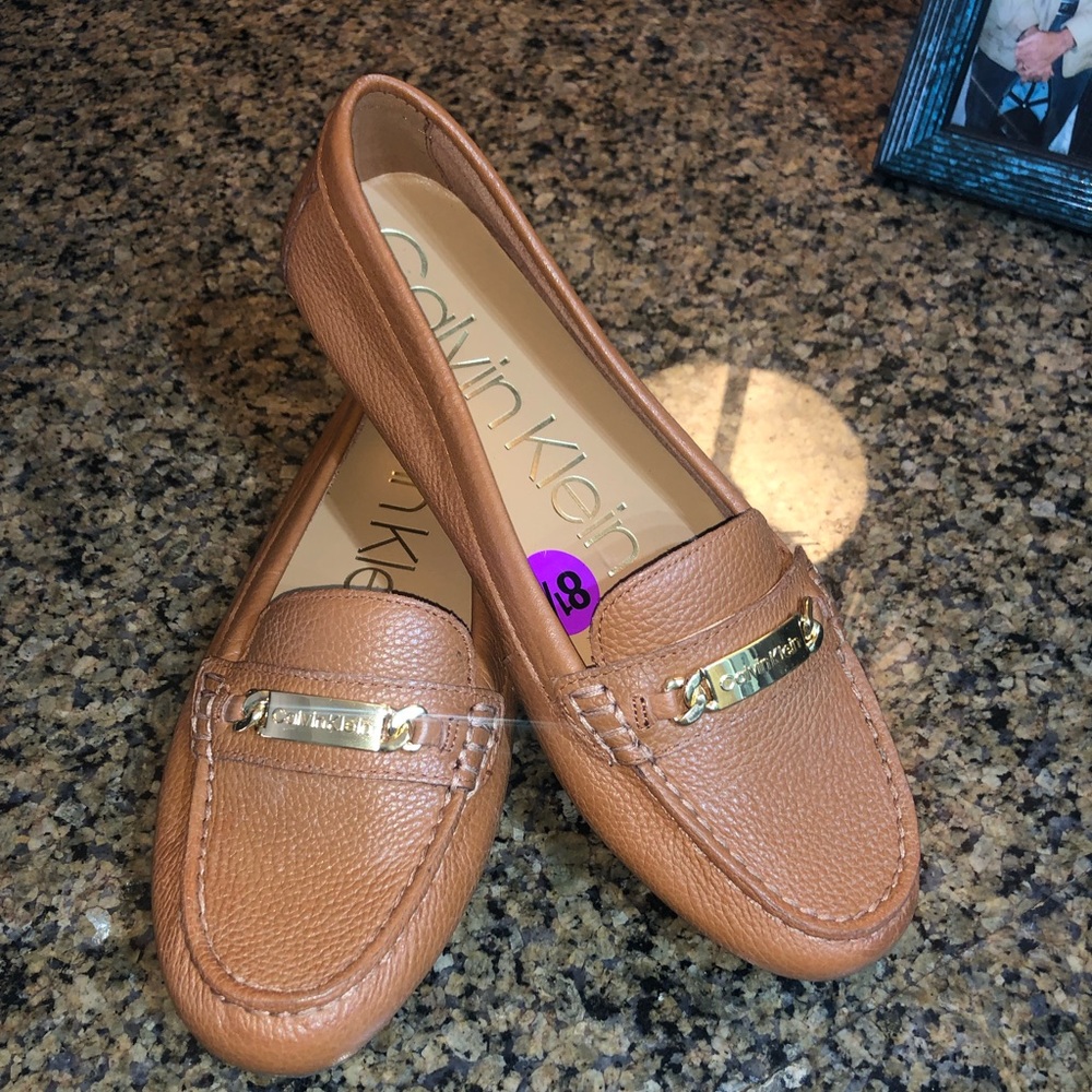 AUTHENTIC CALVIN KLEIN sz 8.5